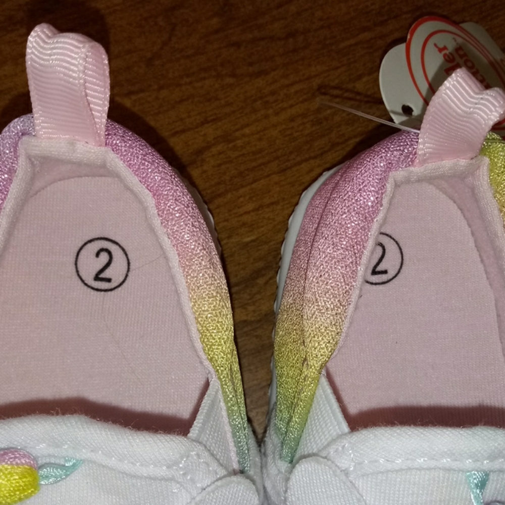 Unicorn girls toddler shoes size 2 - Picture 2 of 6